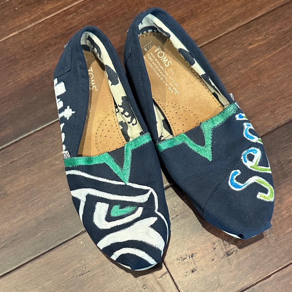 TOMS Custom Seattle Seahawks Graphic Slip-Ons